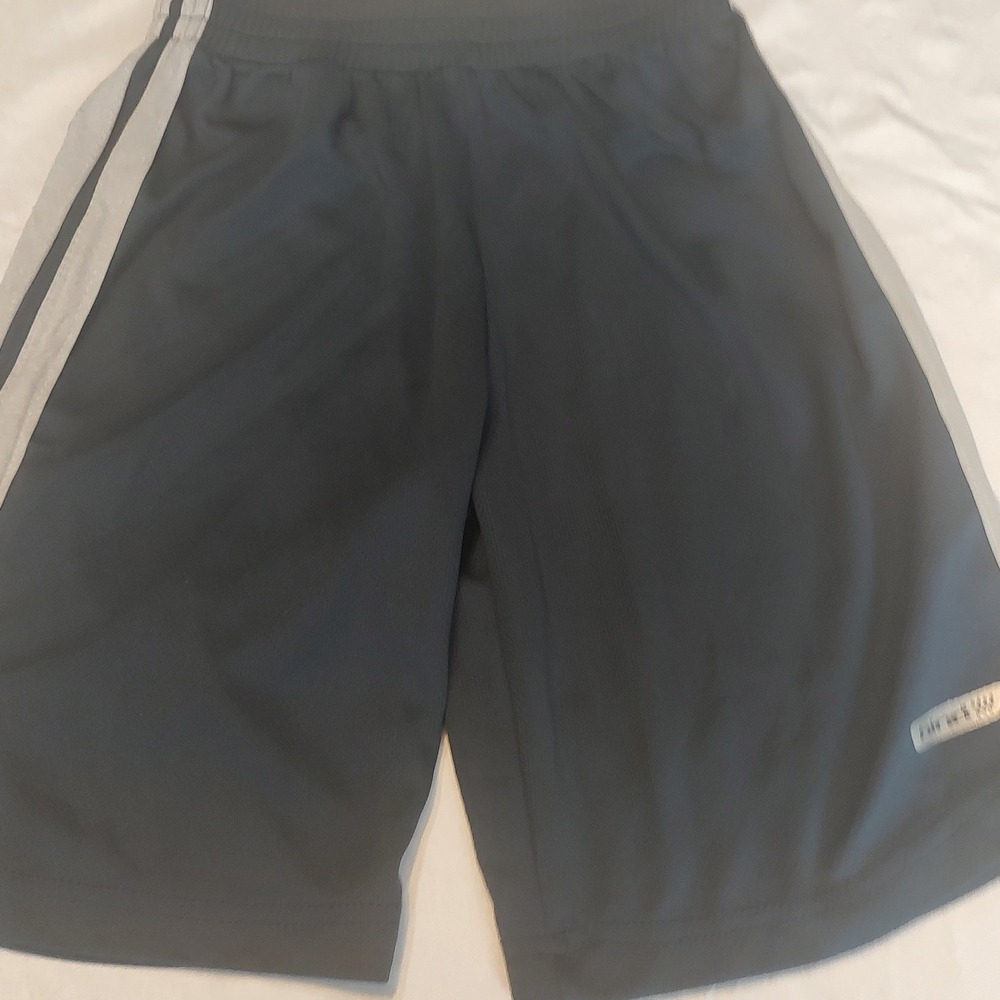 Hind Athletic Shorts Kids Size S (8) Black Excellent Mesh Side Stripe Sportswear